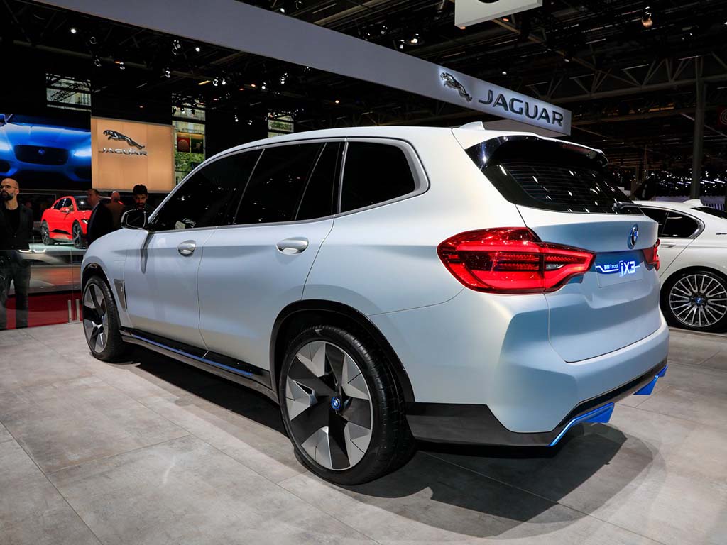 0d8e8c55-2018-bmw-ix3-concept-16.jpg