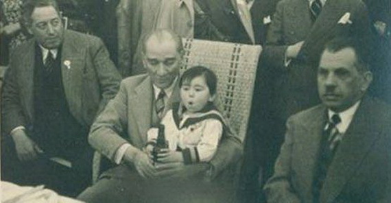 ataturkun-dunyanin-en-karizmatik-erkegi-oldugunu-ispatlayan-kareler-23.jpg