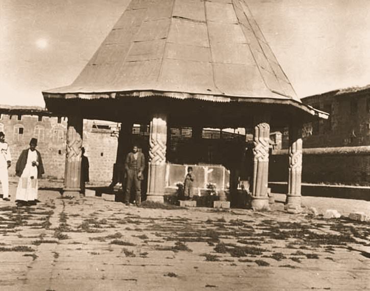 behram-pasa-camii-sadirvani-diyarbakir-1900ler.jpg