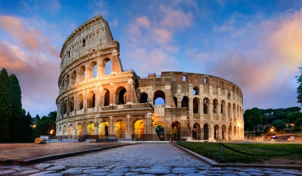 hotels-close-to-the-colosseum.jpg