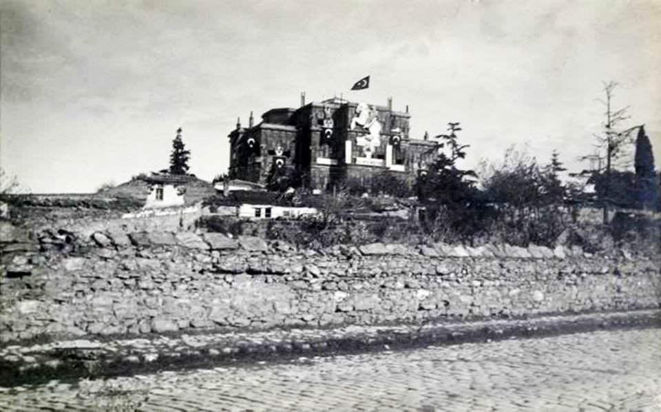 kadikoy-kiz-orta-mektebi-ahmet-zuhtu-pasa-kosku-kiziltoprak.jpg