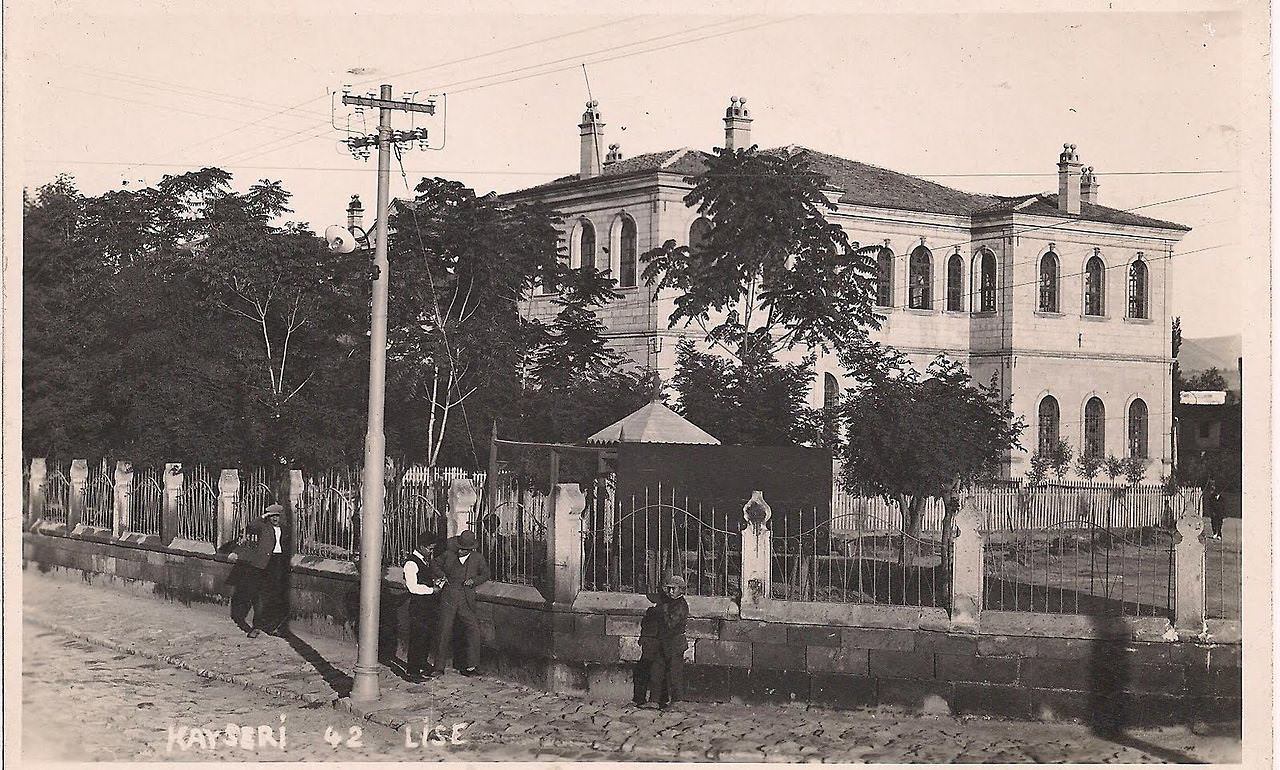 kayseri-lisesi-1942.jpg