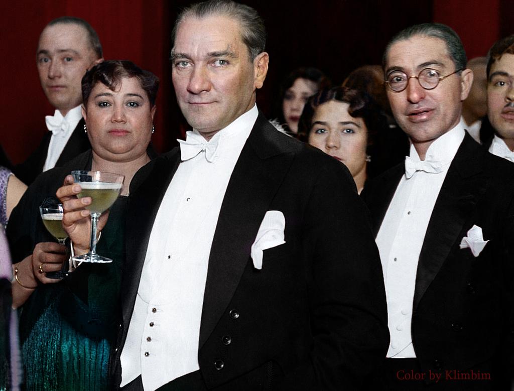 mustafa_kemal_atatuerk_1929_by_klimbims-dankbo9.jpg