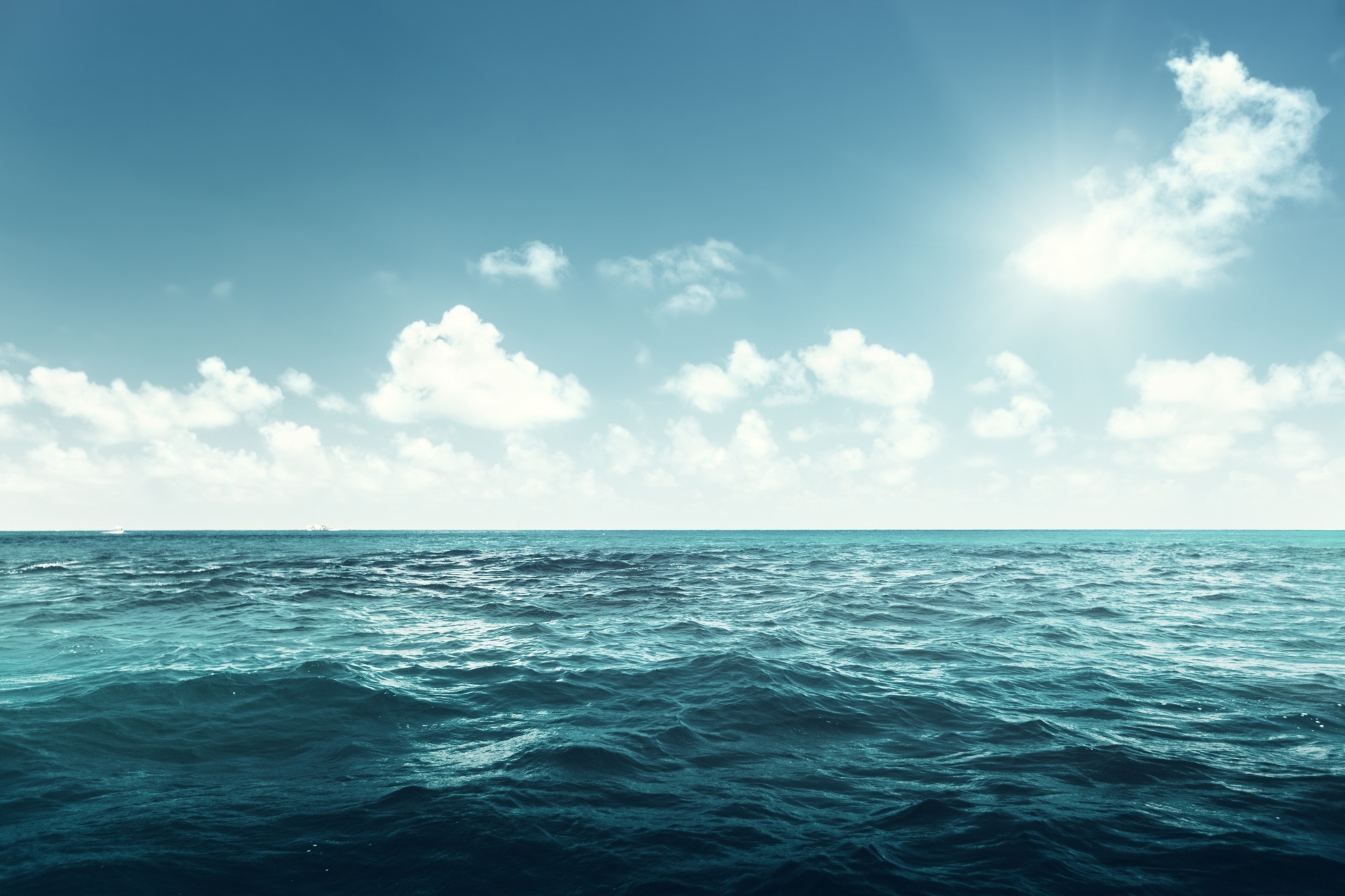 Sea_Sky_Ocean_Horizon_Clouds_527309_1920x1280.jpg