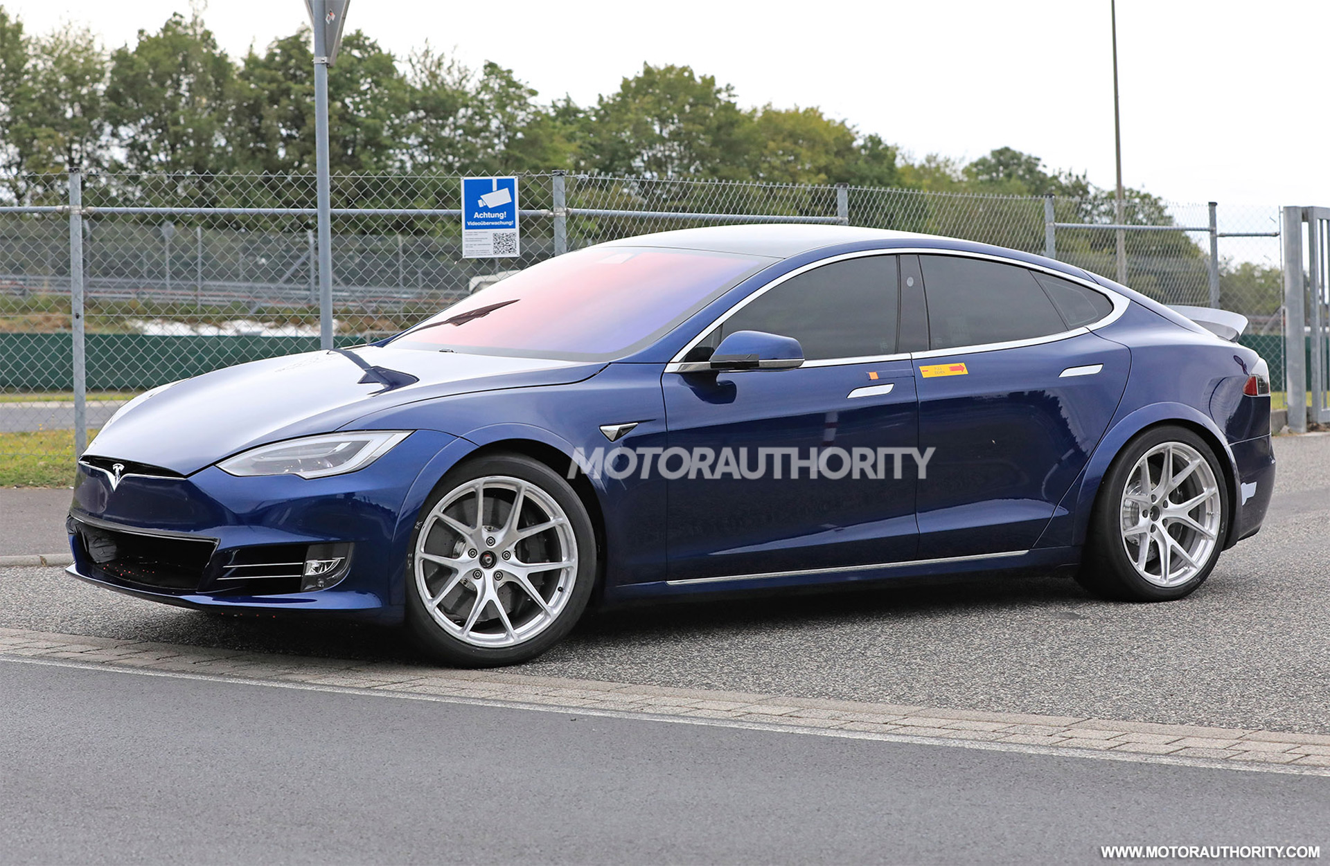 Tesla 0.jpg