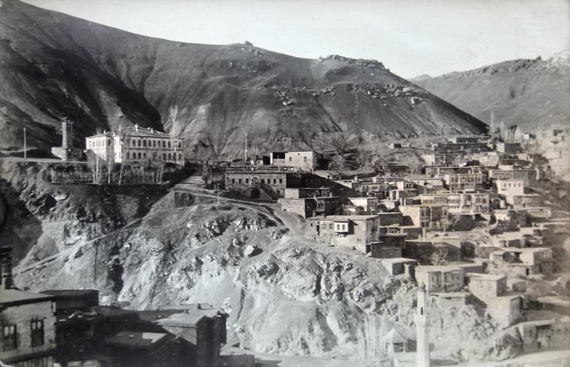 the-small-town-of-arghana-maden-ergani-source-michel-paboudjioan-collection.jpg