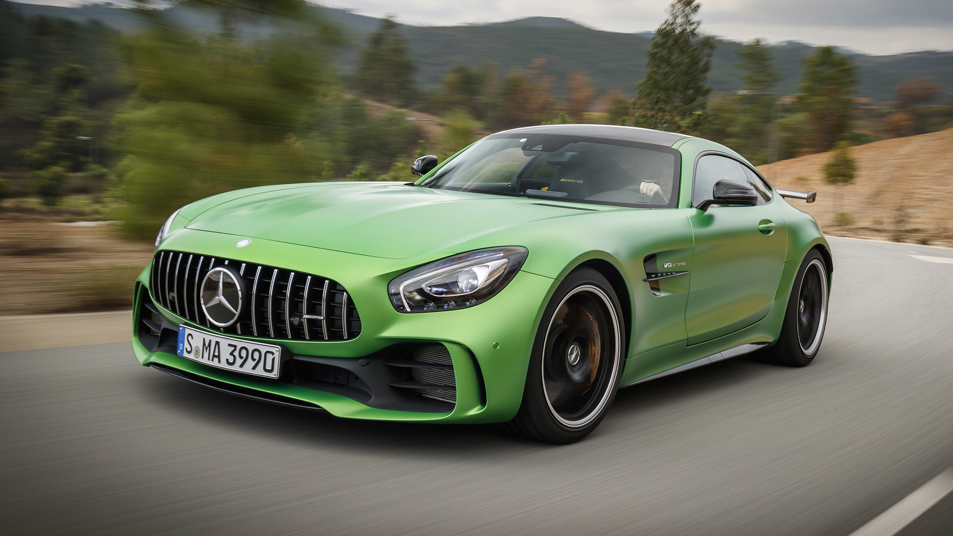2018-mercedes-amg-gt-r-first-drive.jpg