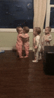 عناق GIF