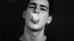 tumblr_mzvhib5C341to66zeo1_250.gif